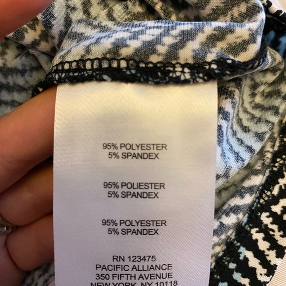 Beautiful and super comfy top. Perfect for work or day out - Picture 9 of 9